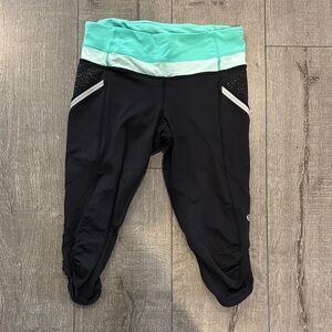 Lululemon Athletica Black and Green Athletic Capris